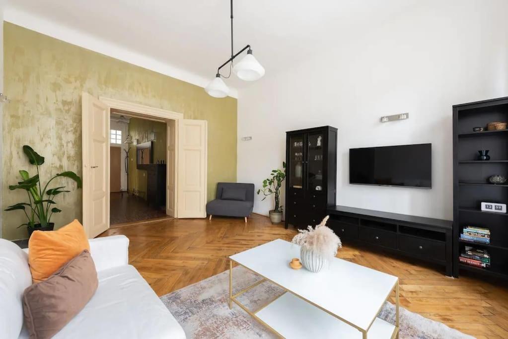 Spacious Apartment With Balcony At Wenceslas Sq Prag Exterior foto