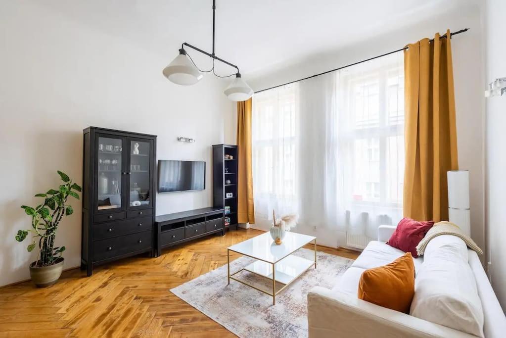 Spacious Apartment With Balcony At Wenceslas Sq Prag Exterior foto