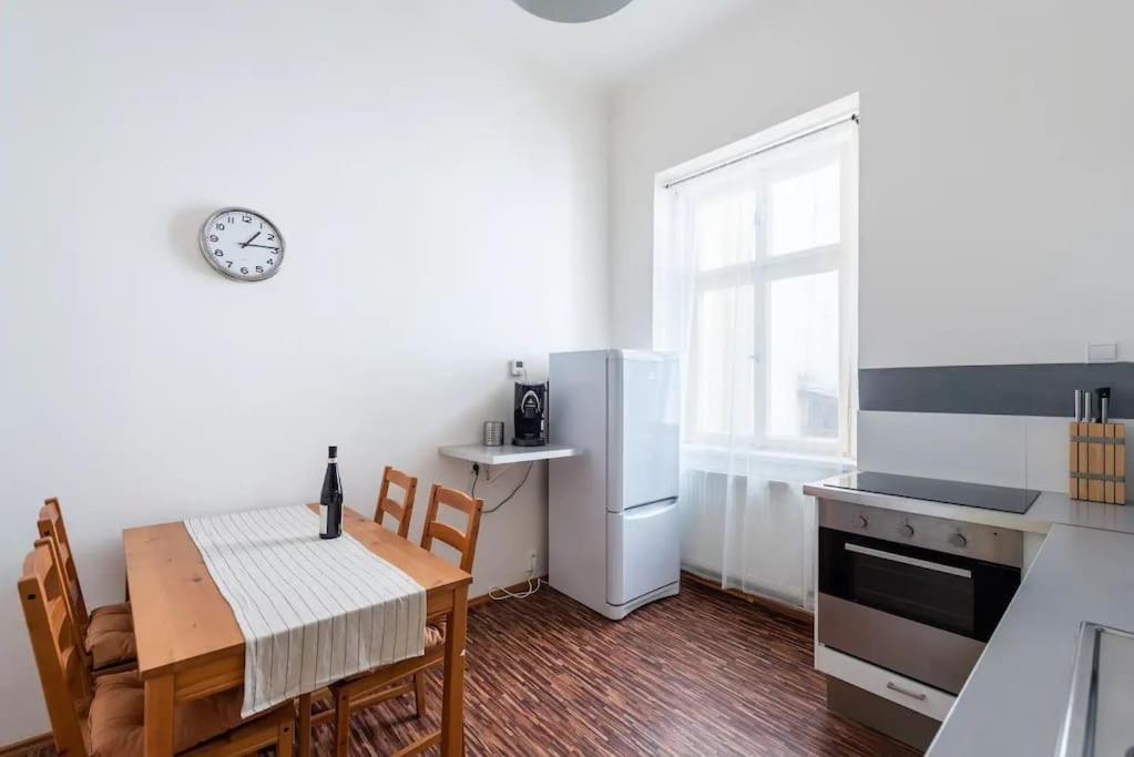 Spacious Apartment With Balcony At Wenceslas Sq Prag Exterior foto
