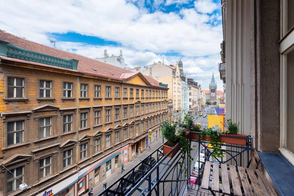 Spacious Apartment With Balcony At Wenceslas Sq Prag Exterior foto