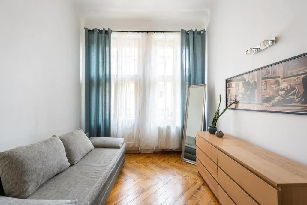 Spacious Apartment With Balcony At Wenceslas Sq Prag Exterior foto